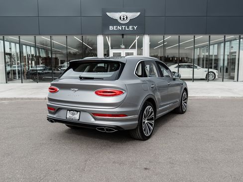 Certified 2022 Bentley Bentayga AWD/4WD image 3