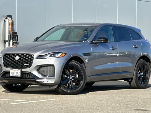 Used 2025 Jaguar F-PACE R-Dynamic S image 1
