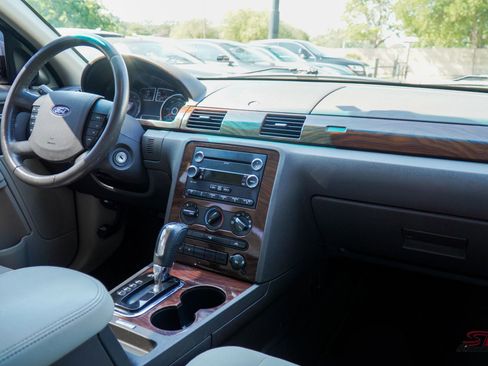 Used 2008 Ford Taurus SEL image 15