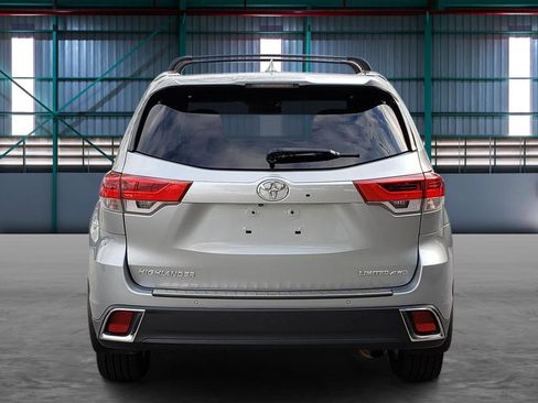 Used 2018 Toyota Highlander Limited Platinum image 4