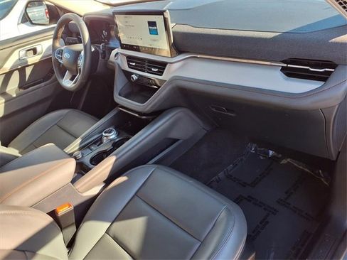 Used 2025 Ford Explorer Active w/ Active Comfort Package image 28