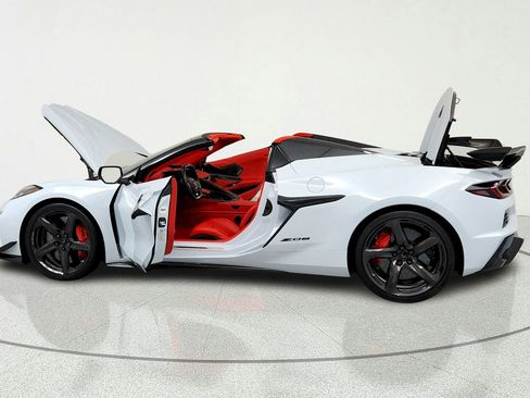 Used 2024 Chevrolet Corvette Z06 w/ Stealth Interior Trim Package RWD image 10