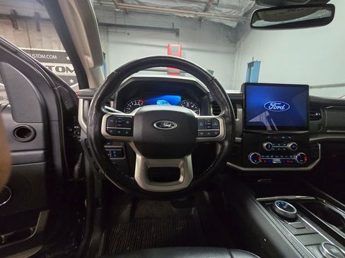 Used 2024 Ford Expedition XLT image 16