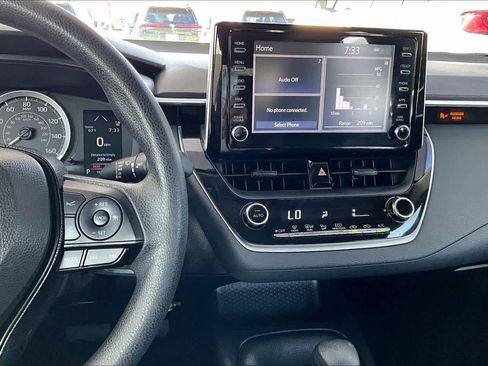 Used 2020 Toyota Corolla LE image 7