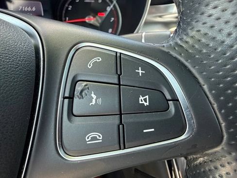 Used 2018 Mercedes-Benz GLC 300 4MATIC image 17