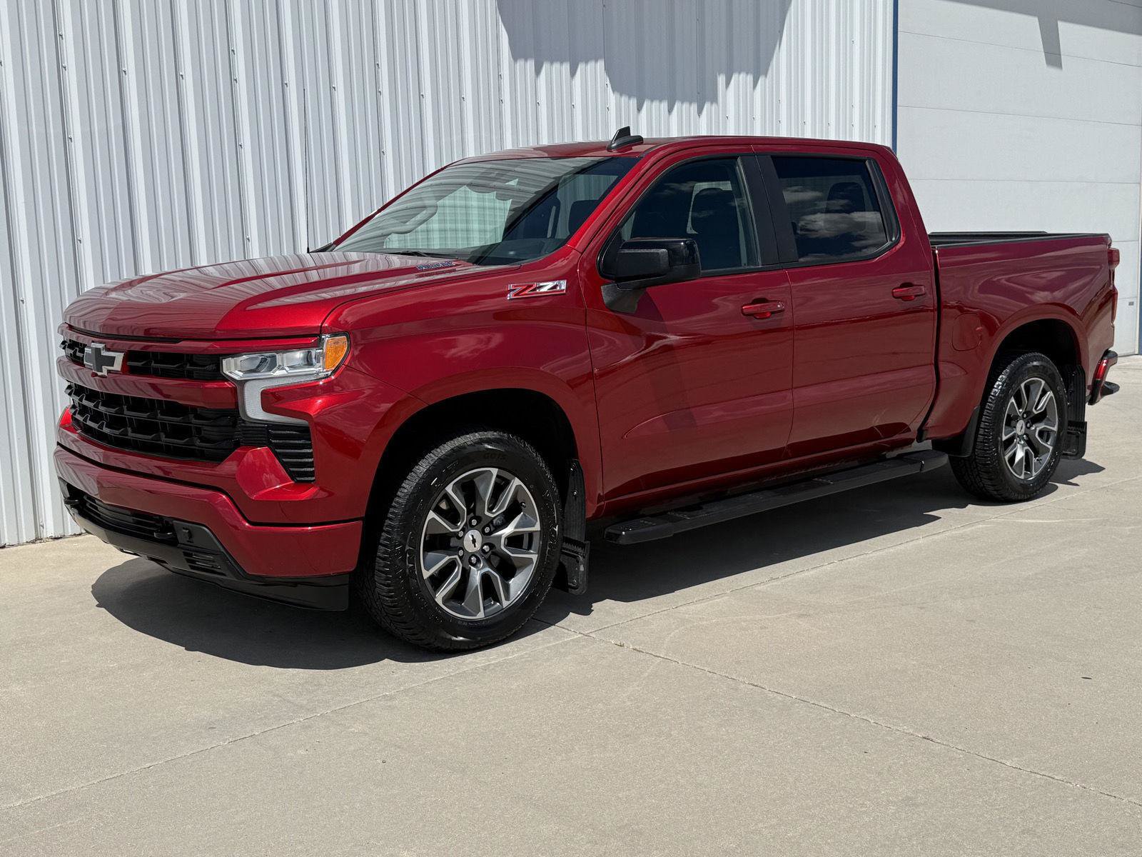 Used 2024 Chevrolet Silverado 1500 RST w/ Z71 Off-Road Package AWD/4WD image 1
