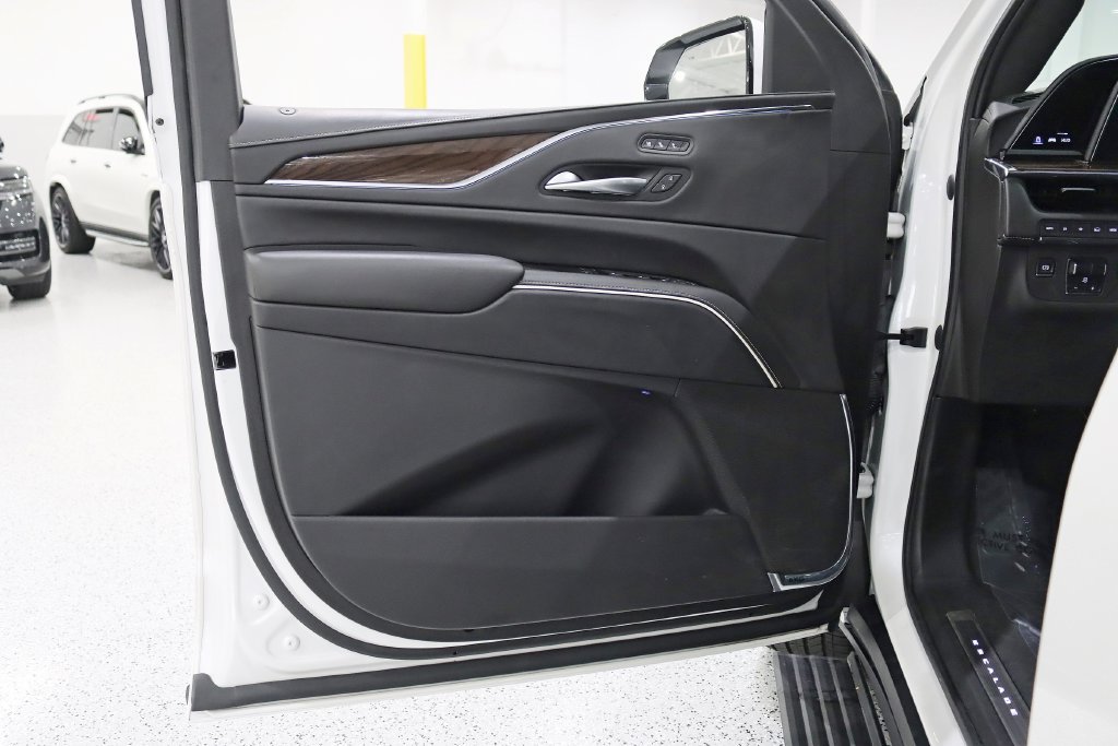 Used 2023 Cadillac Escalade Sport Platinum AWD/4WD image 41