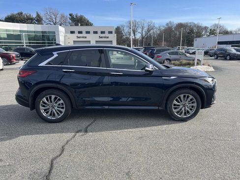 New 2025 INFINITI QX50 Luxe image 2