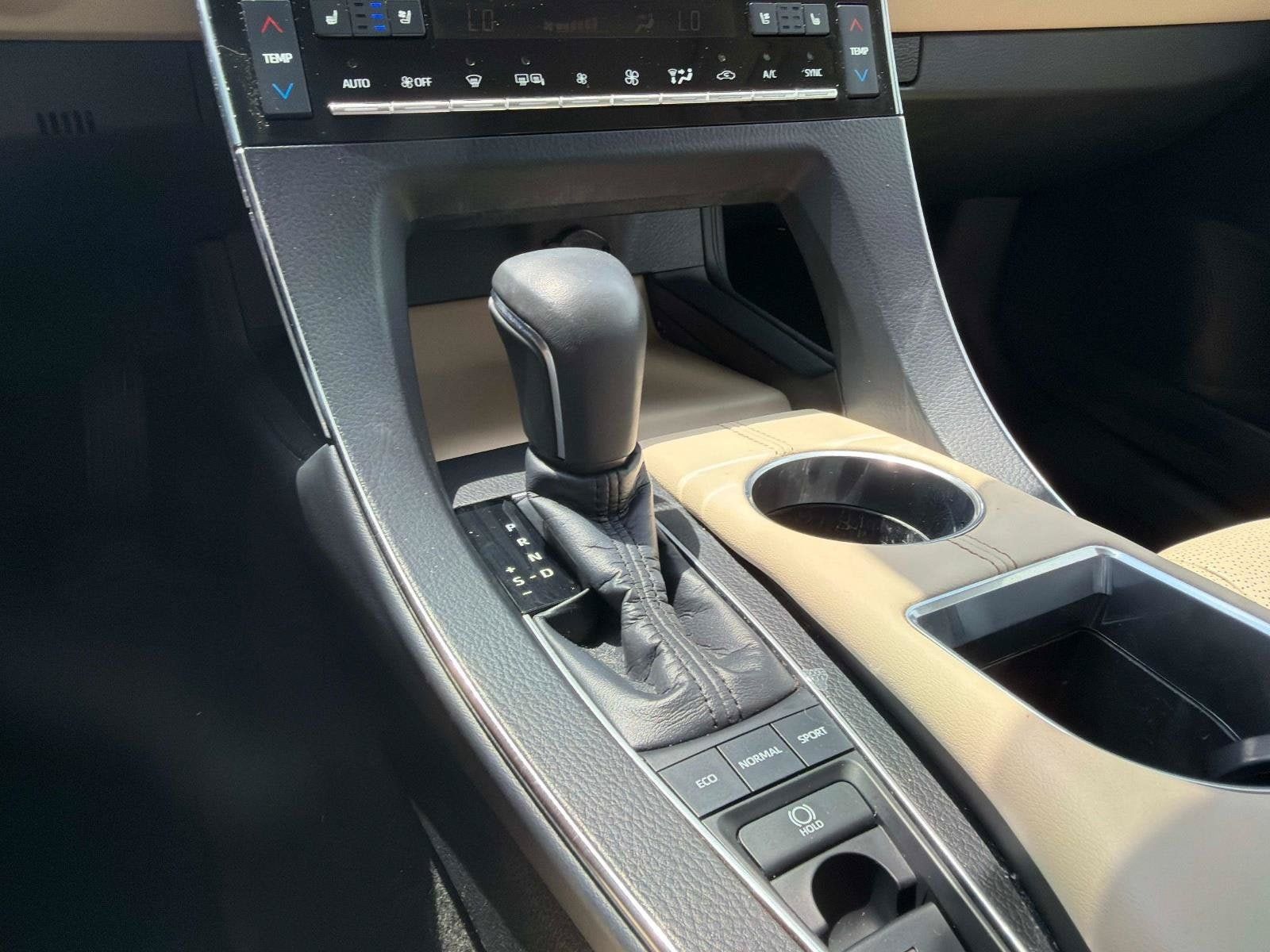Used 2019 Toyota Avalon Limited FWD image 22