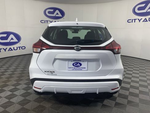 Used 2022 Nissan Kicks S image 4