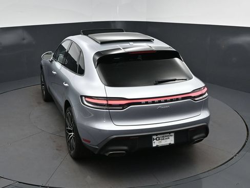 Used 2023 Porsche Macan AWD/4WD image 33