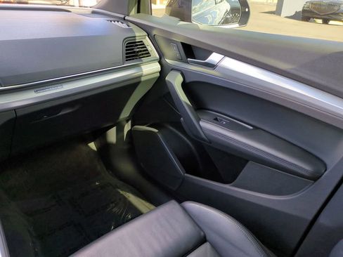 Used 2020 Audi Q5 2.0T Titanium Premium Plus w/ Premium Plus Package image 16