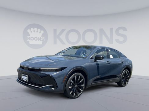 New 2026 Toyota Crown Platinum AWD/4WD image 1