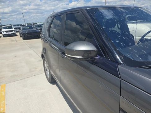 Used 2019 Land Rover Discovery SE AWD/4WD image 8