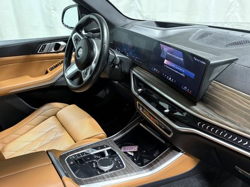 Used 2024 BMW X5 xDrive40i w/ M Sport Package AWD/4WD image 7