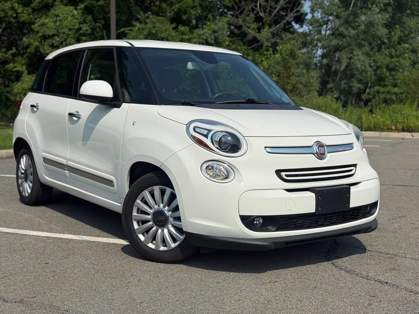 Used 2015 FIAT 500L Lounge FWD image 1