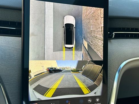 New 2025 Volvo EX90 Plus w/ Protection Package Premier image 23