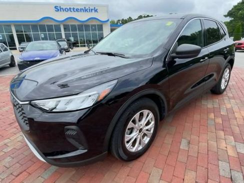 Used 2023 Ford Escape Active FWD image 5