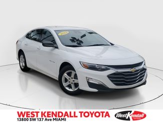 Used 2023 Chevrolet Malibu LS image 1