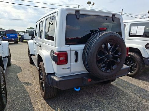 Used 2024 Jeep Wrangler Unlimited Sahara AWD/4WD image 6