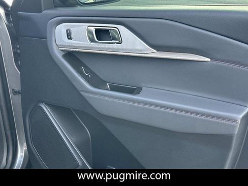 New 2026 Ford Explorer Active RWD image 14