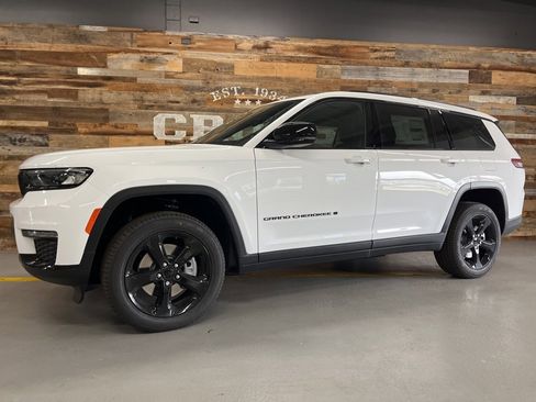 New 2025 Jeep Grand Cherokee L Limited w/ Black Appearance Package image 13