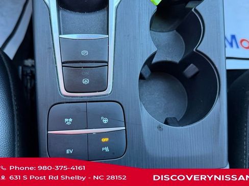 Used 2022 Ford Escape Titanium w/ Titanium Premium Package image 24