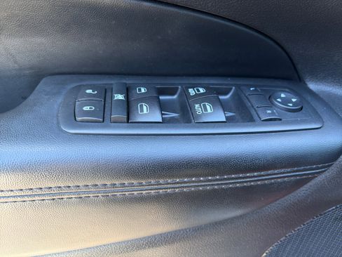 Used 2017 Jeep Grand Cherokee Laredo w/ Quick Order Package 23E image 15