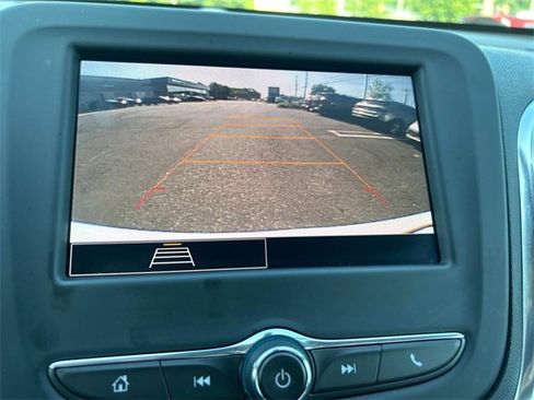 Used 2023 Chevrolet Equinox LT w/ LPO, Floor Liner Package image 17