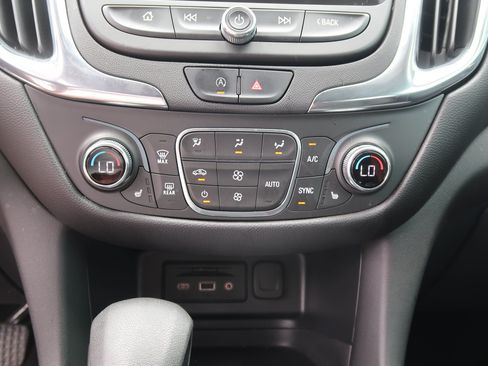 Used 2023 Chevrolet Equinox LT FWD image 29