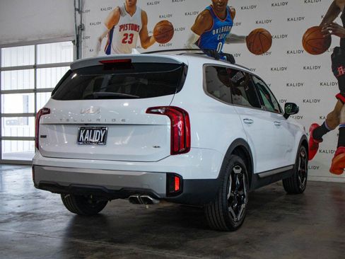 Used 2025 Kia Telluride S AWD/4WD image 27