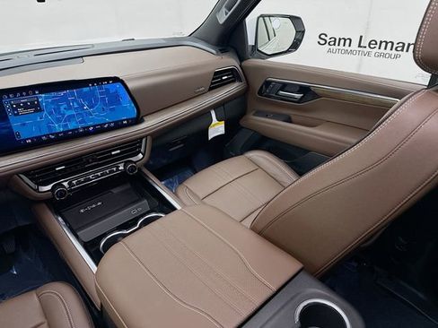 Used 2025 Chevrolet Tahoe High Country image 27