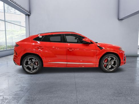 Used 2022 Lamborghini Urus AWD/4WD image 7