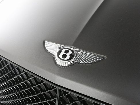 Certified 2022 Bentley Bentayga image 7