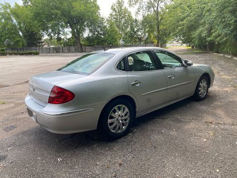 Used 2009 Buick LaCrosse CXL w/ Driver Confidence Package FWD image 5