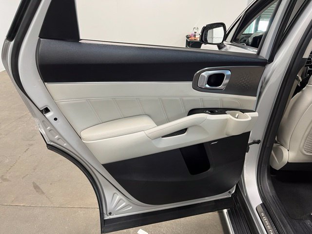Used 2022 Kia Sorento SX Prestige w/ Panoramic Sunroof Package AWD/4WD image 31