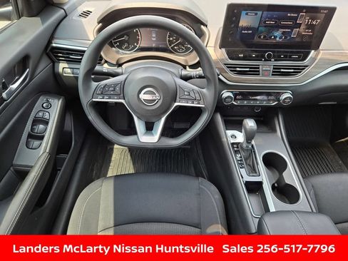 Used 2025 Nissan Altima 2.5 SV w/ SV Special Edition Package FWD image 15