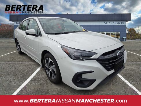 Used 2024 Subaru Legacy Premium AWD/4WD image 1