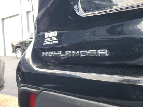 Used 2022 Toyota Highlander XLE AWD/4WD image 7