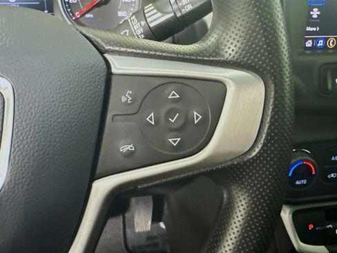 Used 2022 GMC Terrain SLE w/ Driver Convenience Package FWD image 17