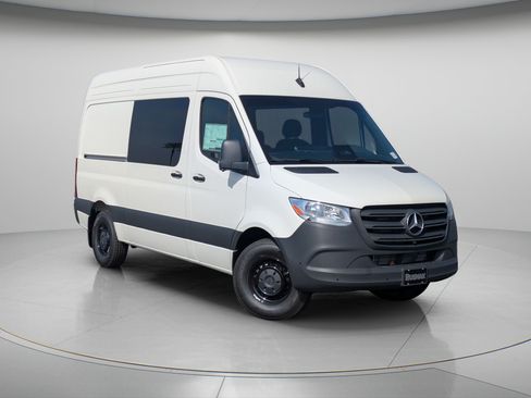 New 2025 Mercedes-Benz Sprinter 2500 image 1