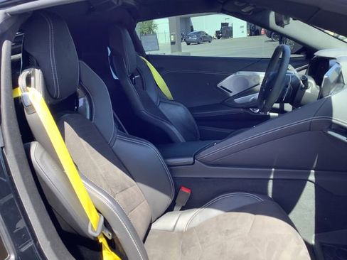 Used 2021 Chevrolet Corvette Stingray Preferred Cpe w/ Z51 Performance Package RWD image 29