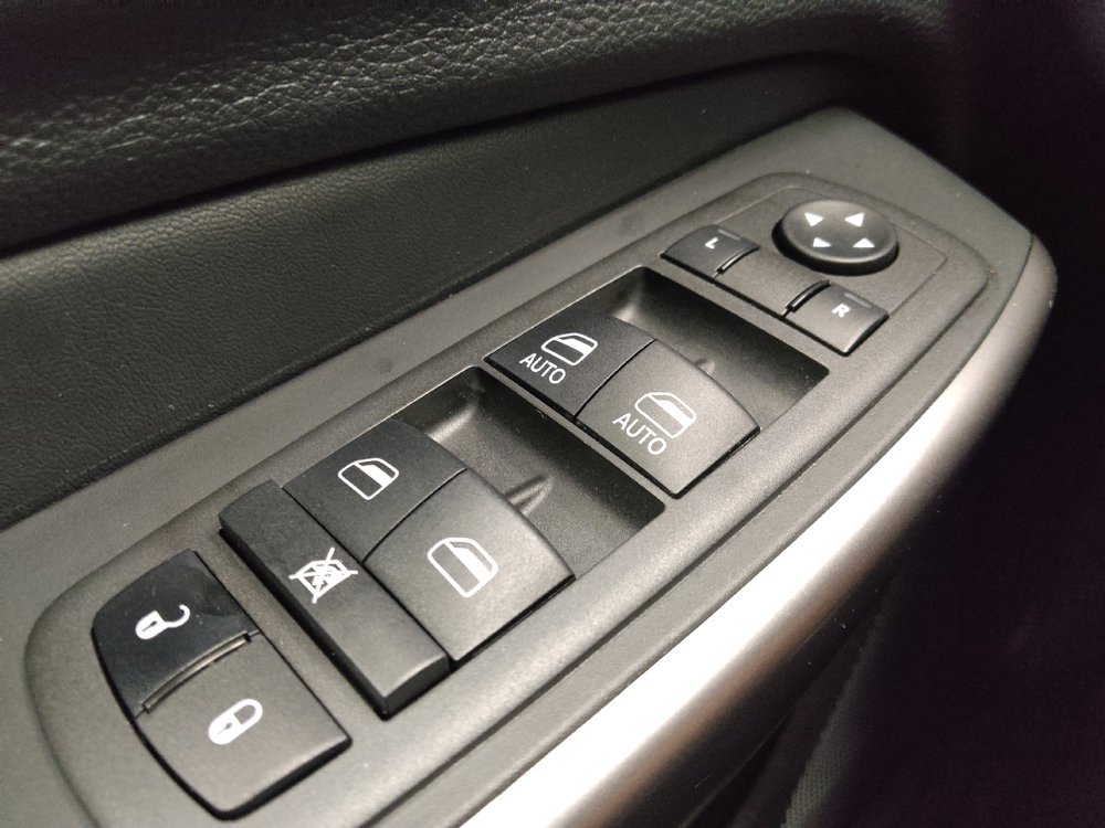 Used 2022 Jeep Cherokee Latitude Lux w/ Sun & Sound Group AWD/4WD image 27