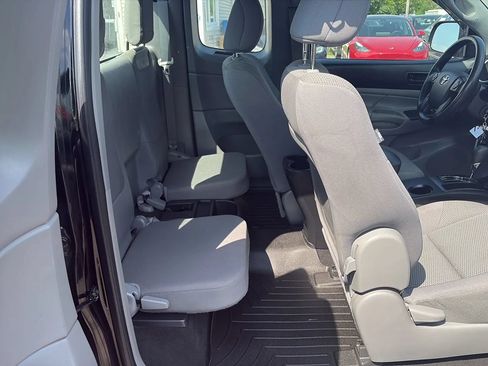 Used 2015 Toyota Tacoma 4x4 Access Cab V6 w/ SR Package image 12