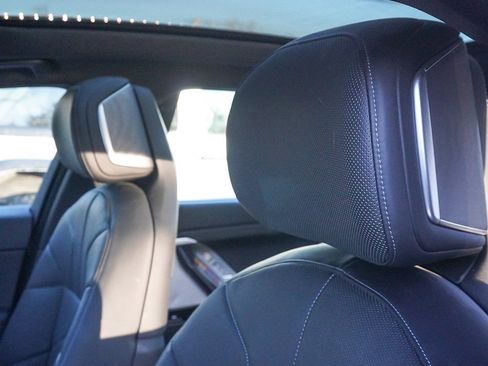 Used 2023 BMW 760i xDrive w/ Parking Assistance Package image 42