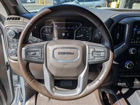 Used 2021 GMC Sierra 2500 Denali w/ Denali Ultimate Package AWD/4WD image 17