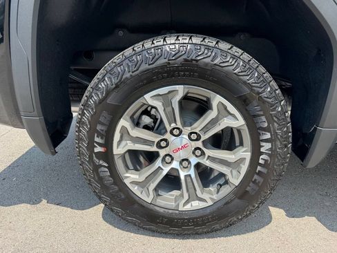 New 2026 GMC Sierra 1500 SLE w/ X31 Off-Road Package AWD/4WD image 33