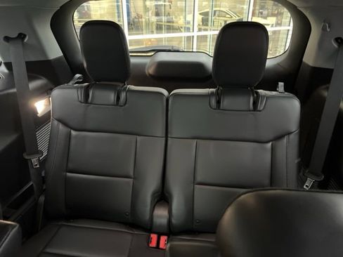 Used 2022 Ford Explorer XLT w/ Equipment Group 202A image 14