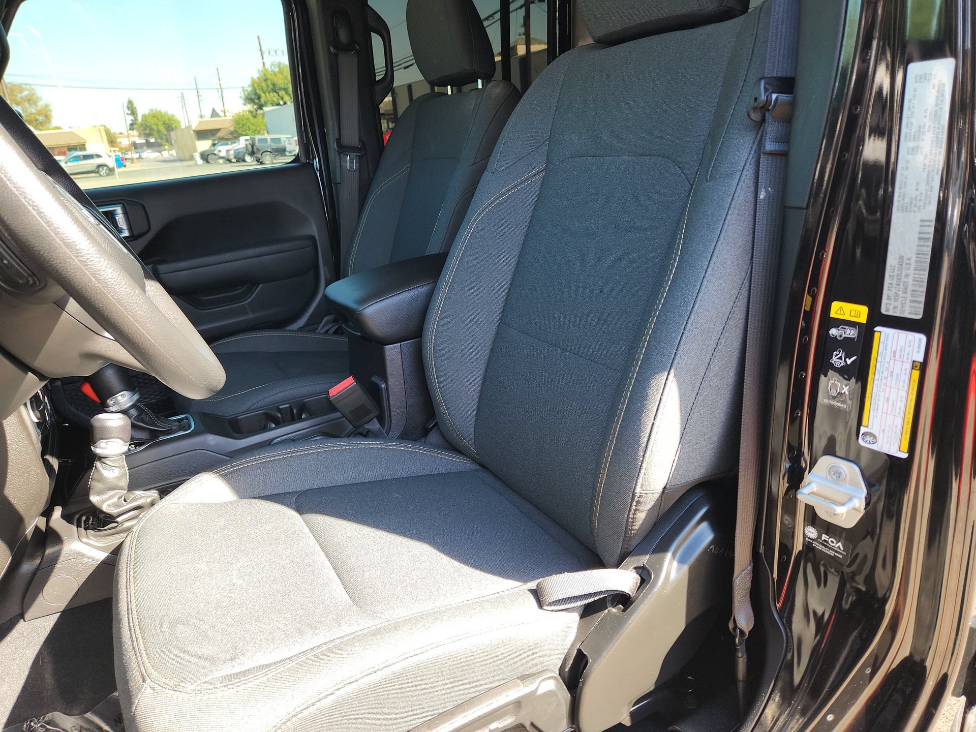 Certified 2025 Jeep Gladiator Sport AWD/4WD image 13