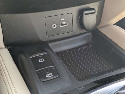 Used 2019 Nissan Rogue SL w/ Premium Package image 34